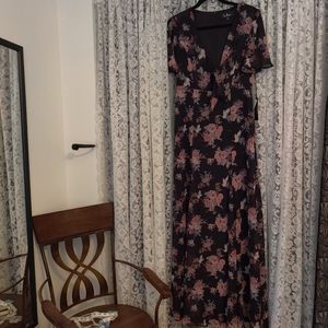 Lulus maxi dress size M